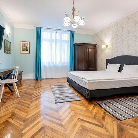 Old City Apartment Oradea Ngoại thất bức ảnh