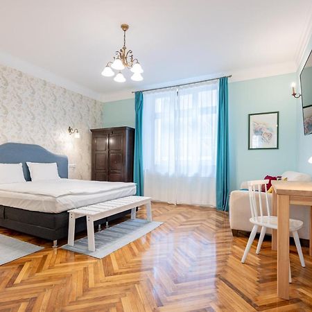 Old City Apartment Oradea Ngoại thất bức ảnh