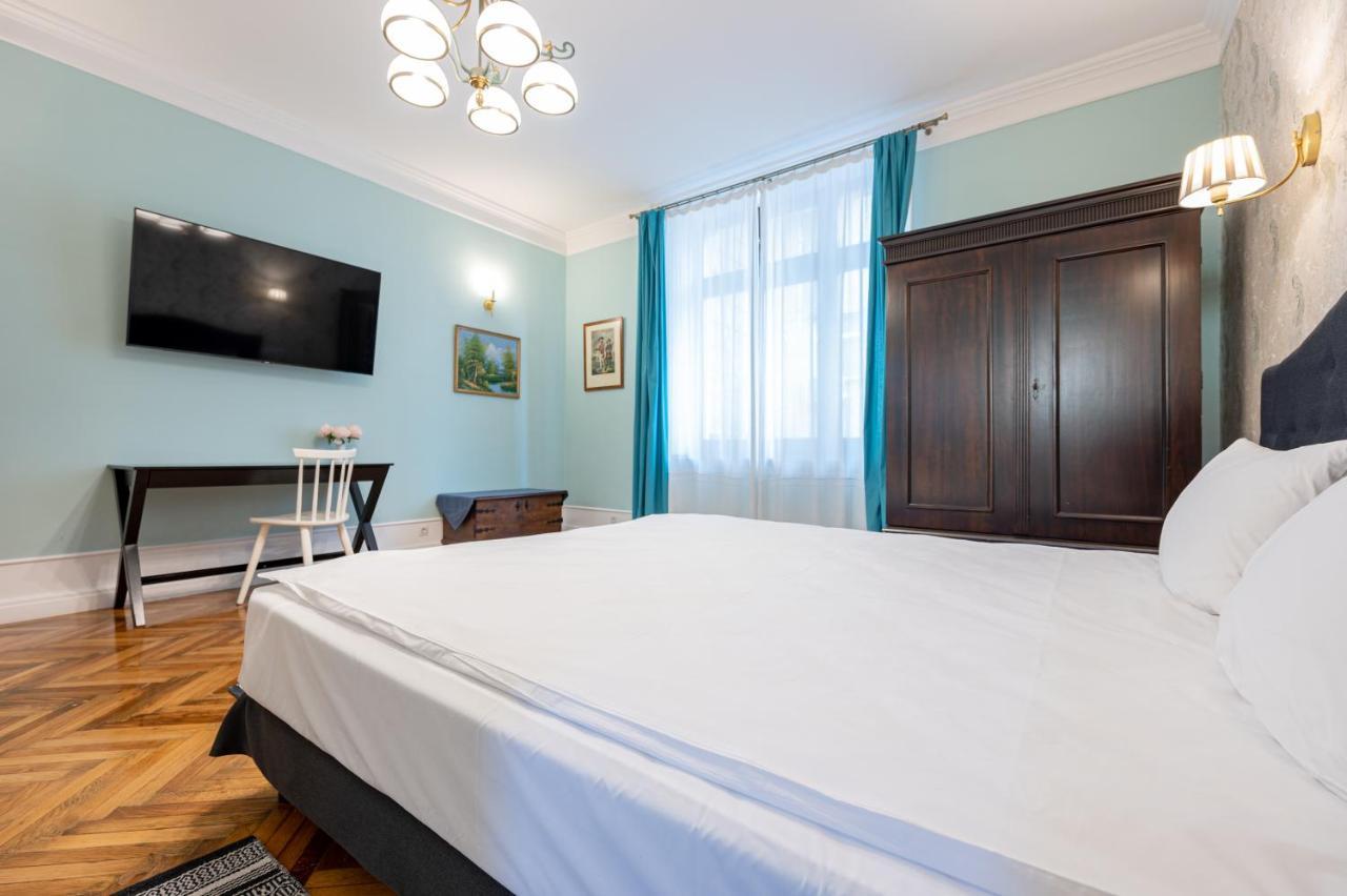 Old City Apartment Oradea Ngoại thất bức ảnh