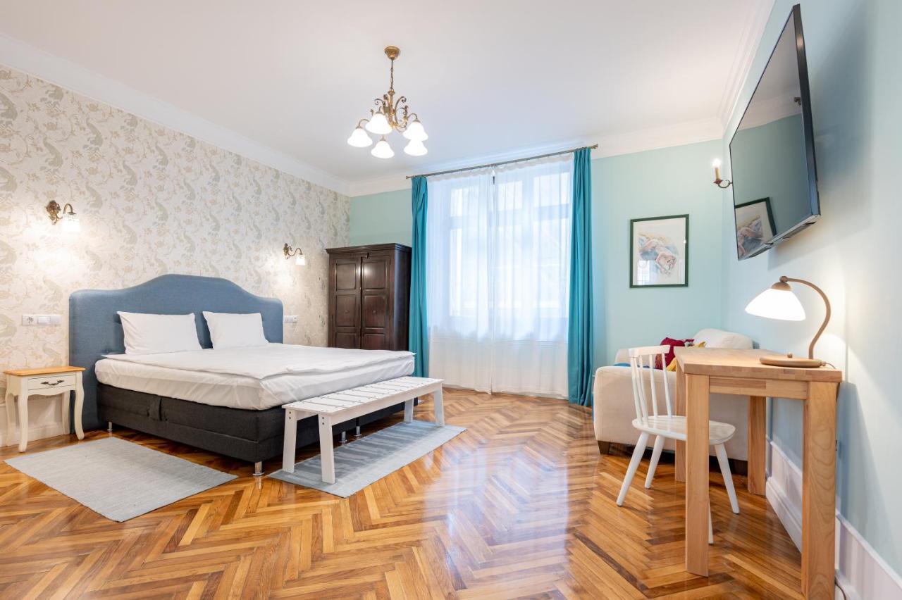 Old City Apartment Oradea Ngoại thất bức ảnh