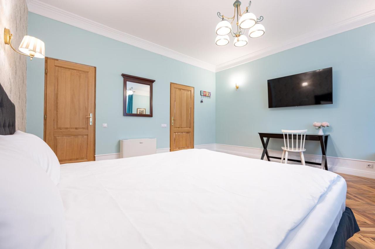 Old City Apartment Oradea Ngoại thất bức ảnh