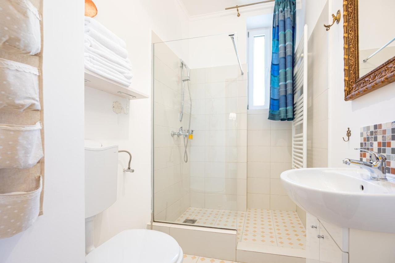 Old City Apartment Oradea Ngoại thất bức ảnh