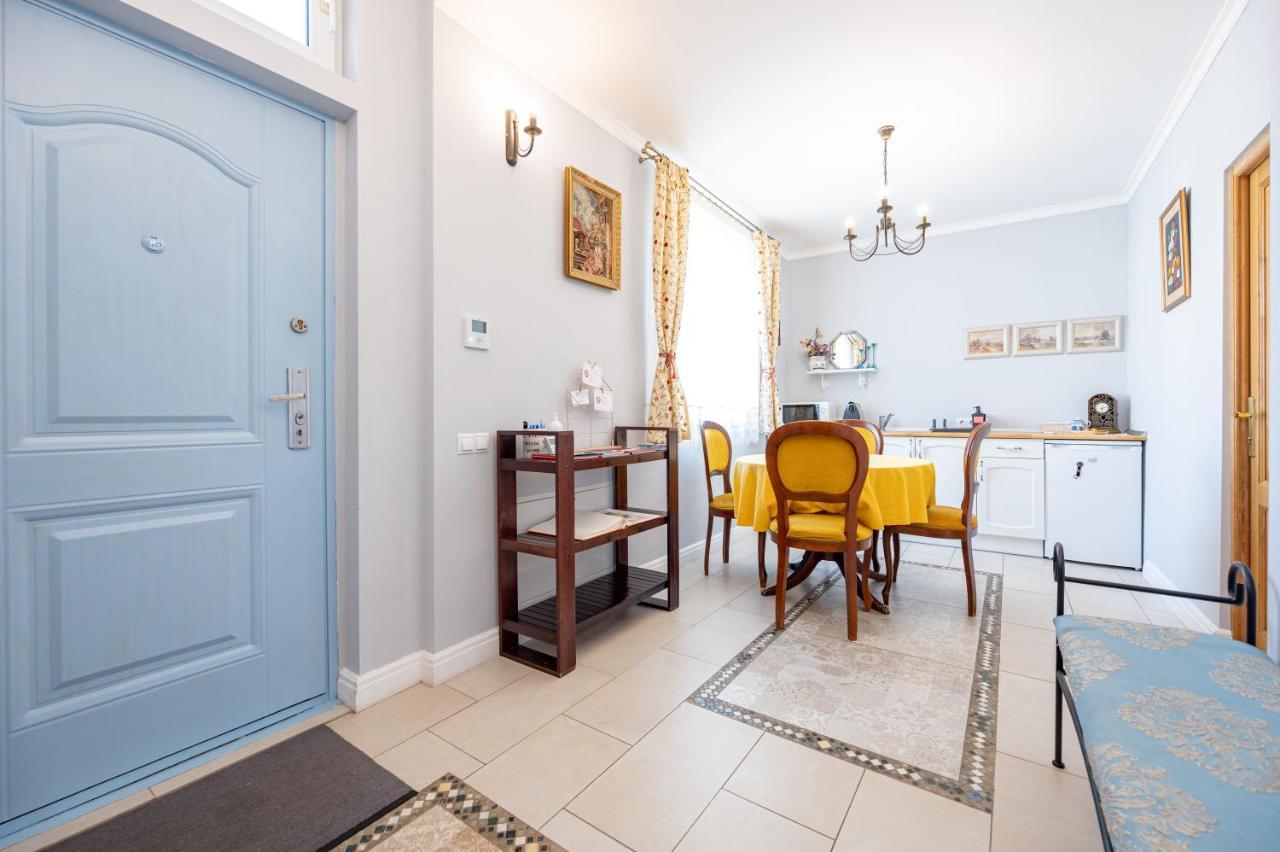 Old City Apartment Oradea Ngoại thất bức ảnh